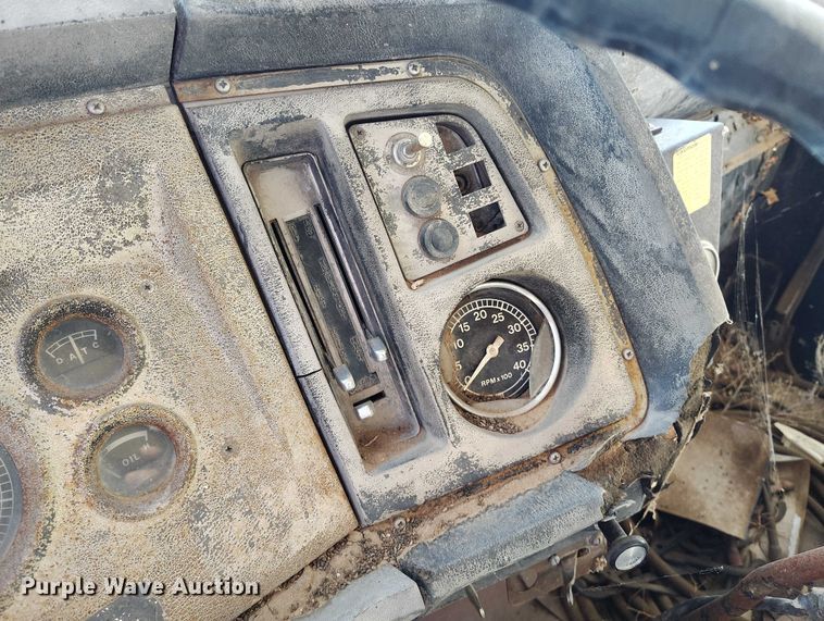 image for item DP5163 1974 Ford LN800 refuse truck