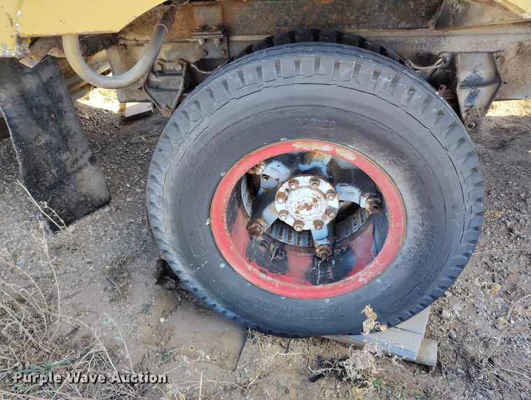 image for item DP5163 1974 Ford LN800 refuse truck