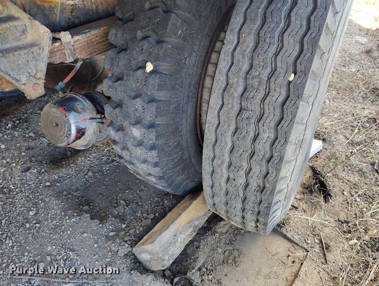 image for item DP5163 1974 Ford LN800 refuse truck