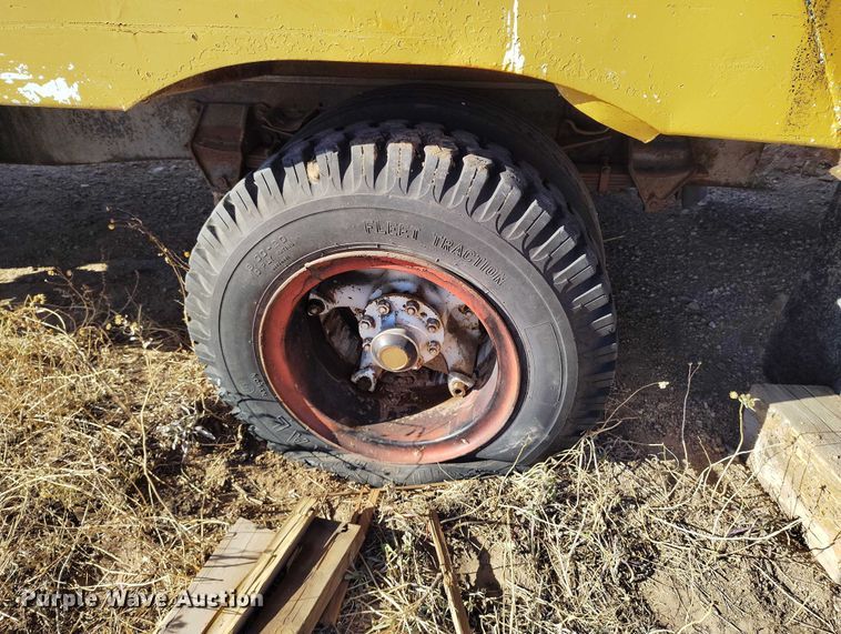 image for item DP5163 1974 Ford LN800 refuse truck