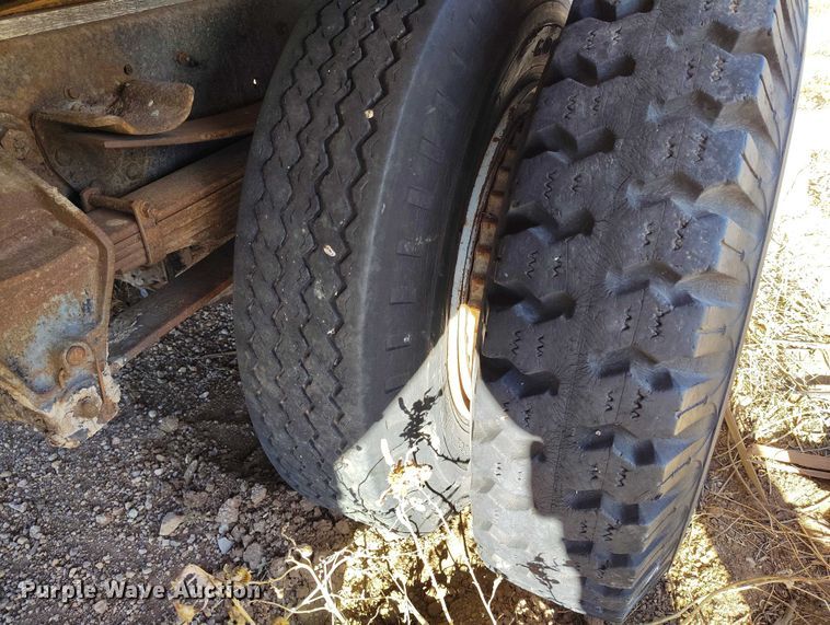 image for item DP5163 1974 Ford LN800 refuse truck