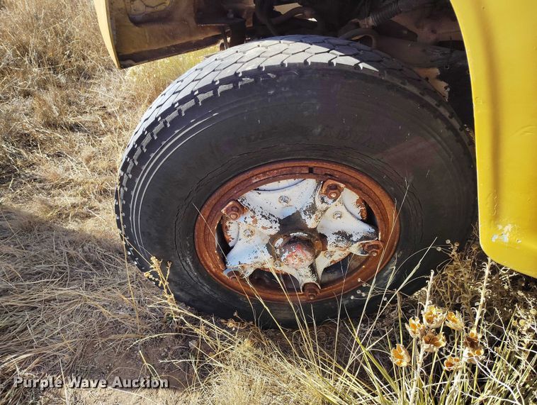 image for item DP5163 1974 Ford LN800 refuse truck