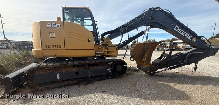 image for item DQ4124 2013 John Deere 85D mini excavator