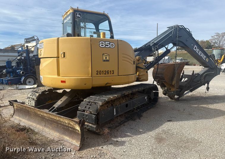 image for item DQ4124 2013 John Deere 85D mini excavator