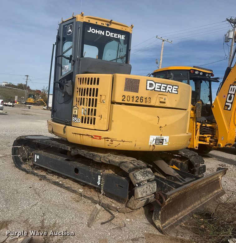 image for item DQ4124 2013 John Deere 85D mini excavator