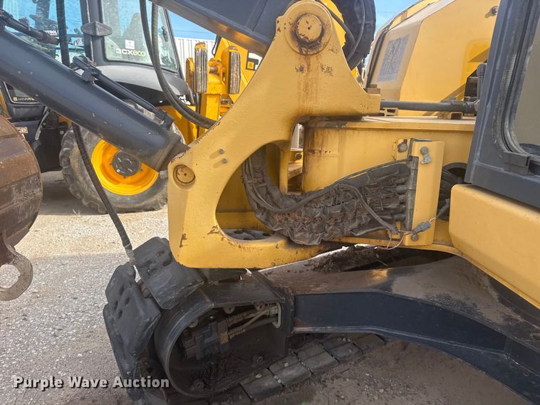 image for item DQ4124 2013 John Deere 85D mini excavator