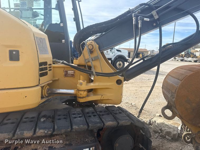 image for item DQ4124 2013 John Deere 85D mini excavator