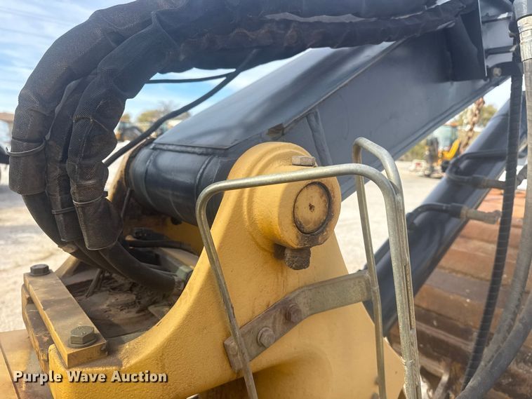 image for item DQ4124 2013 John Deere 85D mini excavator