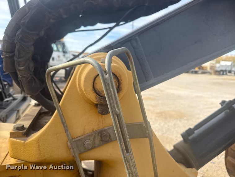 image for item DQ4124 2013 John Deere 85D mini excavator