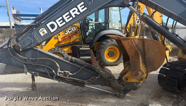 image for item DQ4124 2013 John Deere 85D mini excavator