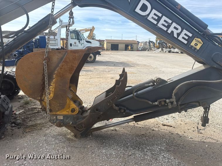image for item DQ4124 2013 John Deere 85D mini excavator