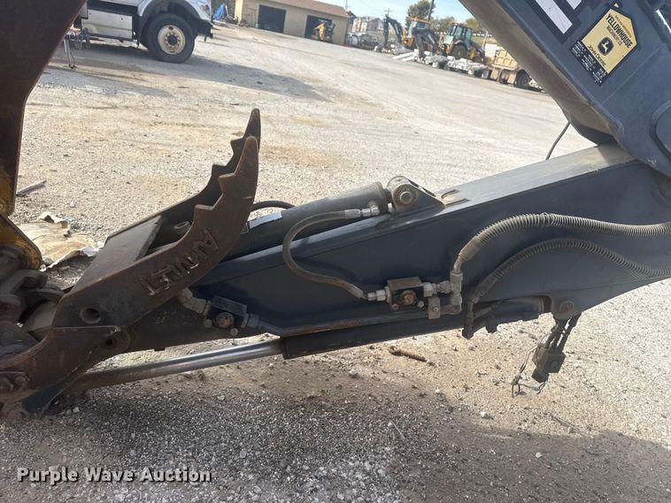 image for item DQ4124 2013 John Deere 85D mini excavator