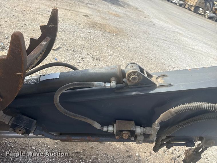 image for item DQ4124 2013 John Deere 85D mini excavator