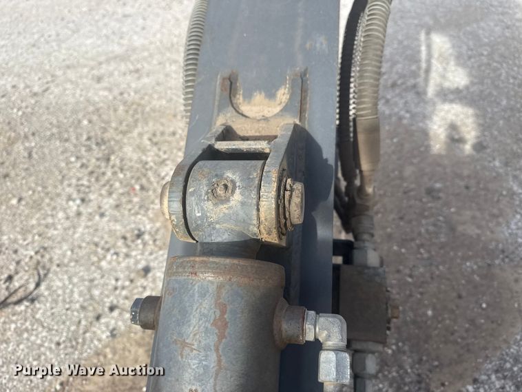 image for item DQ4124 2013 John Deere 85D mini excavator