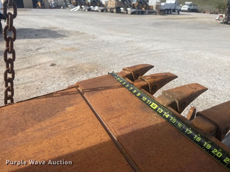 image for item DQ4124 2013 John Deere 85D mini excavator