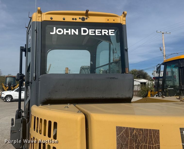 image for item DQ4124 2013 John Deere 85D mini excavator