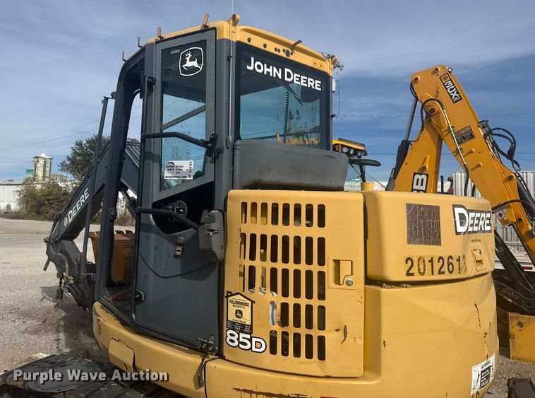 image for item DQ4124 2013 John Deere 85D mini excavator