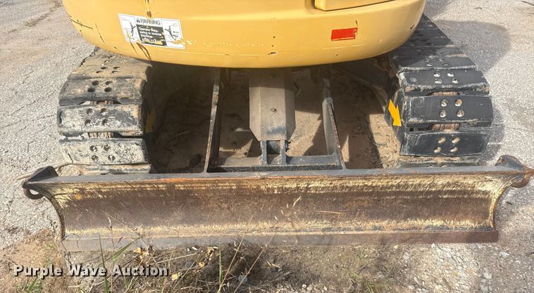 image for item DQ4124 2013 John Deere 85D mini excavator