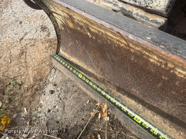 image for item DQ4124 2013 John Deere 85D mini excavator