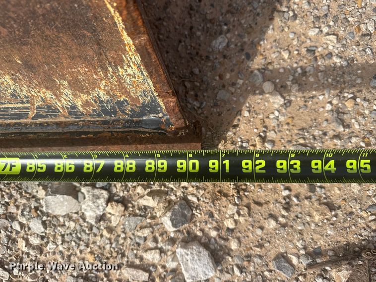 image for item DQ4124 2013 John Deere 85D mini excavator