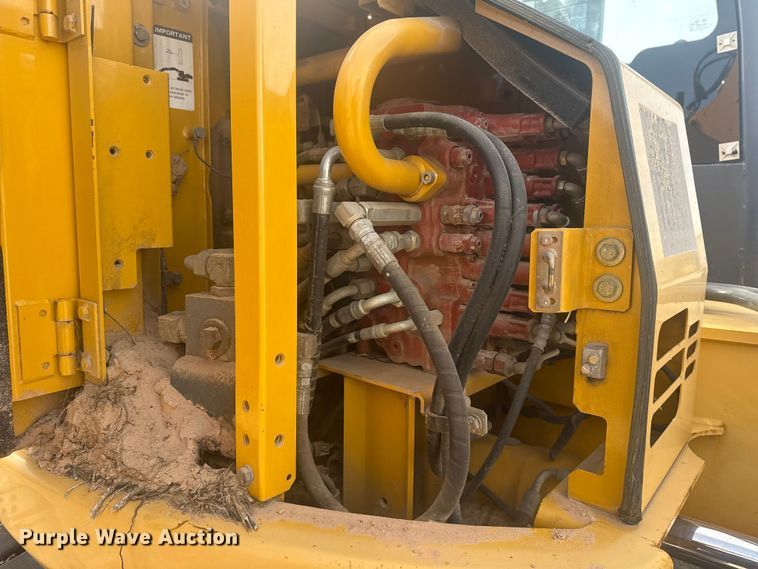 image for item DQ4124 2013 John Deere 85D mini excavator