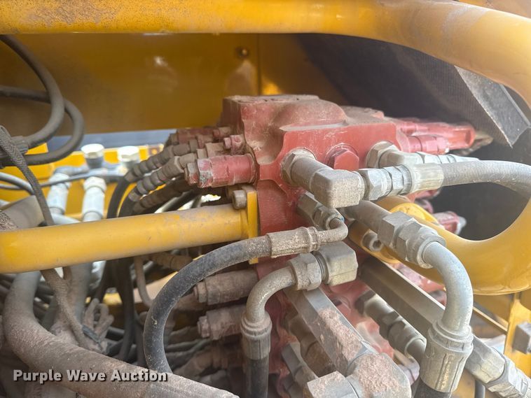 image for item DQ4124 2013 John Deere 85D mini excavator