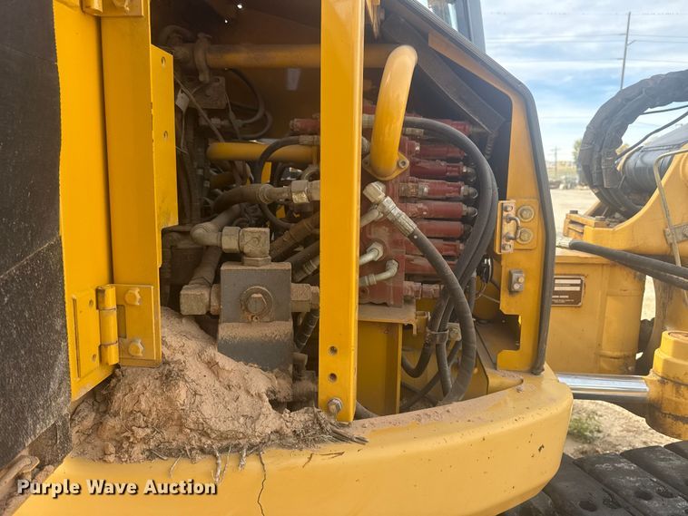 image for item DQ4124 2013 John Deere 85D mini excavator