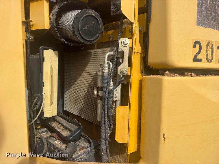 image for item DQ4124 2013 John Deere 85D mini excavator