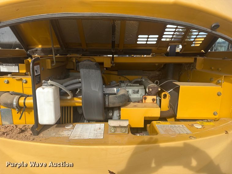 image for item DQ4124 2013 John Deere 85D mini excavator