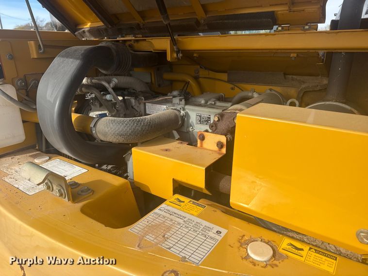 image for item DQ4124 2013 John Deere 85D mini excavator