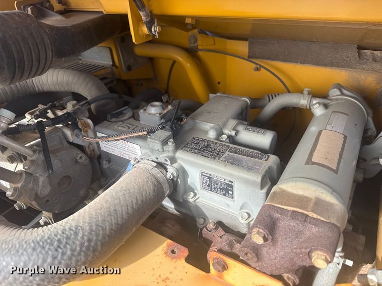 image for item DQ4124 2013 John Deere 85D mini excavator