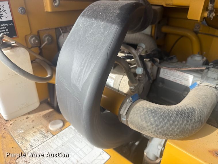 image for item DQ4124 2013 John Deere 85D mini excavator