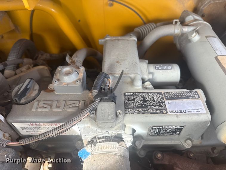 image for item DQ4124 2013 John Deere 85D mini excavator