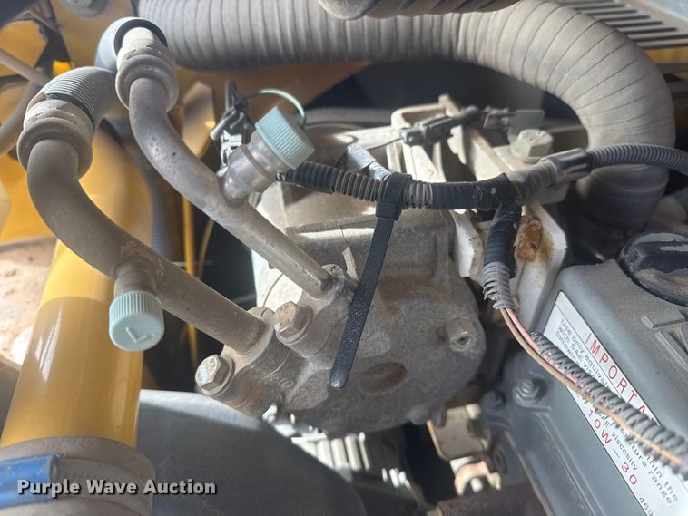 image for item DQ4124 2013 John Deere 85D mini excavator