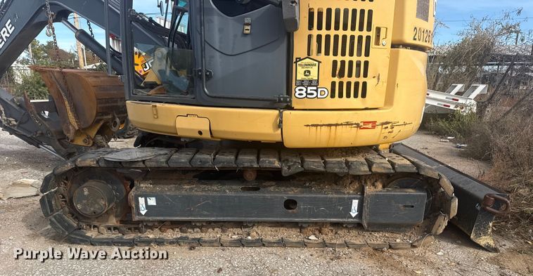 image for item DQ4124 2013 John Deere 85D mini excavator