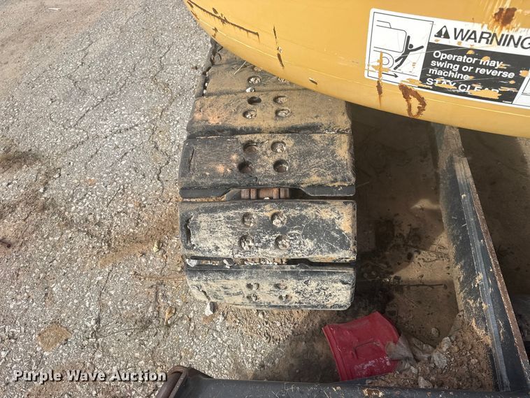 image for item DQ4124 2013 John Deere 85D mini excavator