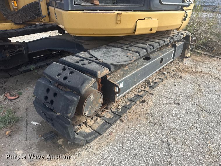 image for item DQ4124 2013 John Deere 85D mini excavator