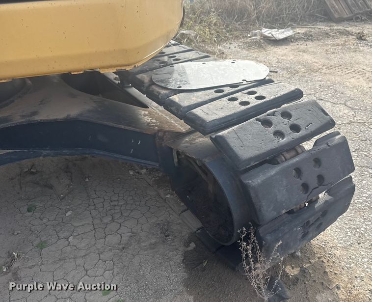 image for item DQ4124 2013 John Deere 85D mini excavator