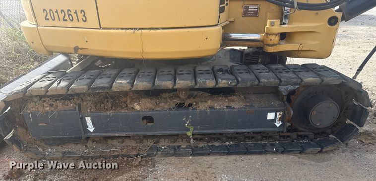 image for item DQ4124 2013 John Deere 85D mini excavator