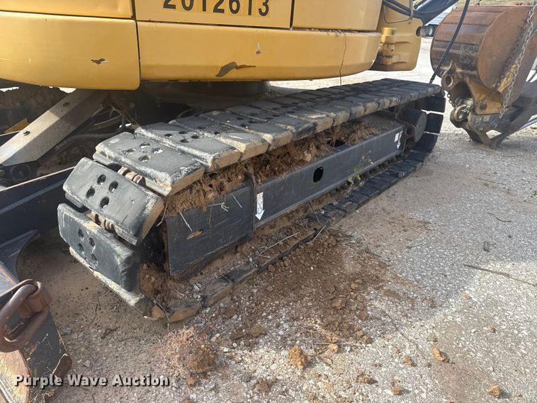 image for item DQ4124 2013 John Deere 85D mini excavator