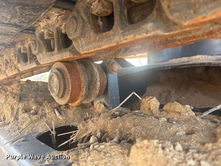 image for item DQ4124 2013 John Deere 85D mini excavator