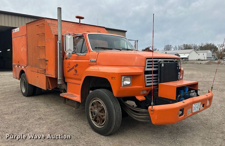 image for item DT6429 1992 Ford 8000 sewer jetter truck