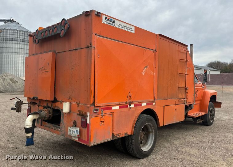 image for item DT6429 1992 Ford 8000 sewer jetter truck