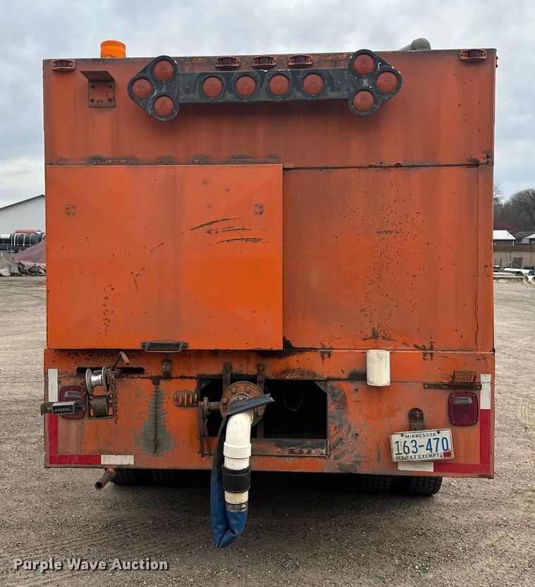 image for item DT6429 1992 Ford 8000 sewer jetter truck