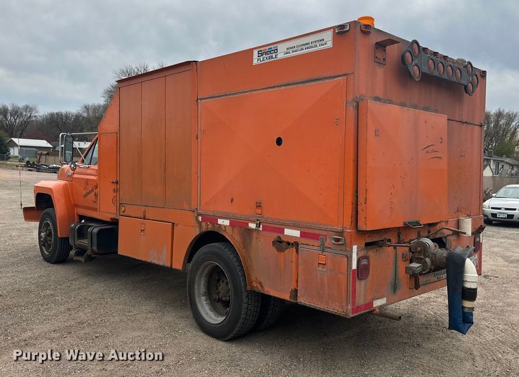 image for item DT6429 1992 Ford 8000 sewer jetter truck