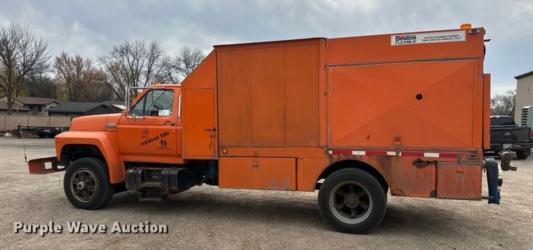 image for item DT6429 1992 Ford 8000 sewer jetter truck