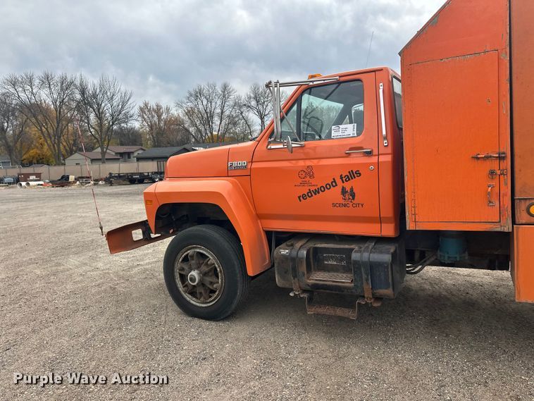 image for item DT6429 1992 Ford 8000 sewer jetter truck
