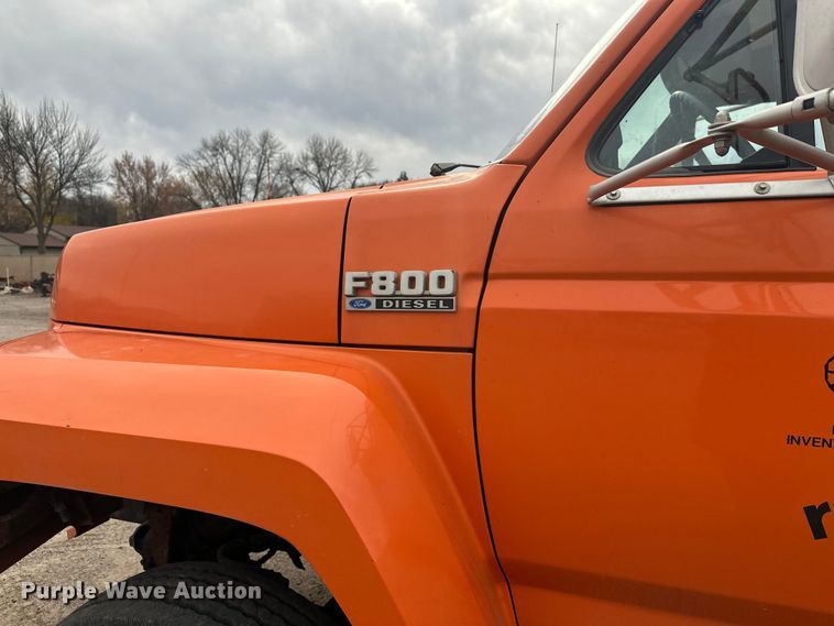 image for item DT6429 1992 Ford 8000 sewer jetter truck