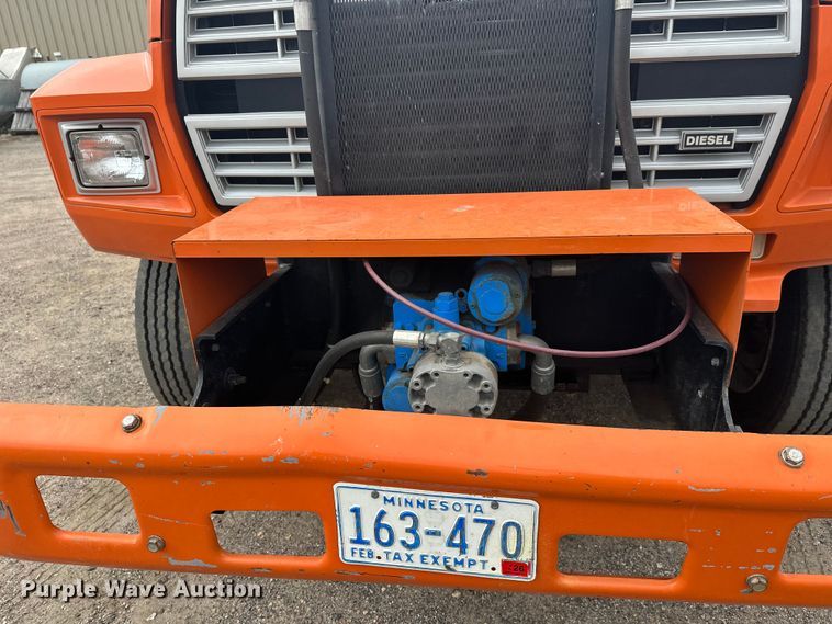 image for item DT6429 1992 Ford 8000 sewer jetter truck