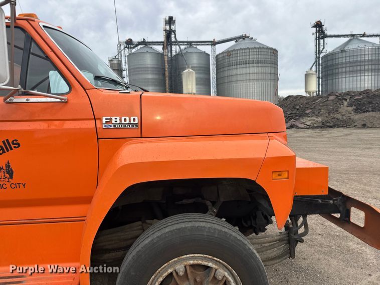 image for item DT6429 1992 Ford 8000 sewer jetter truck